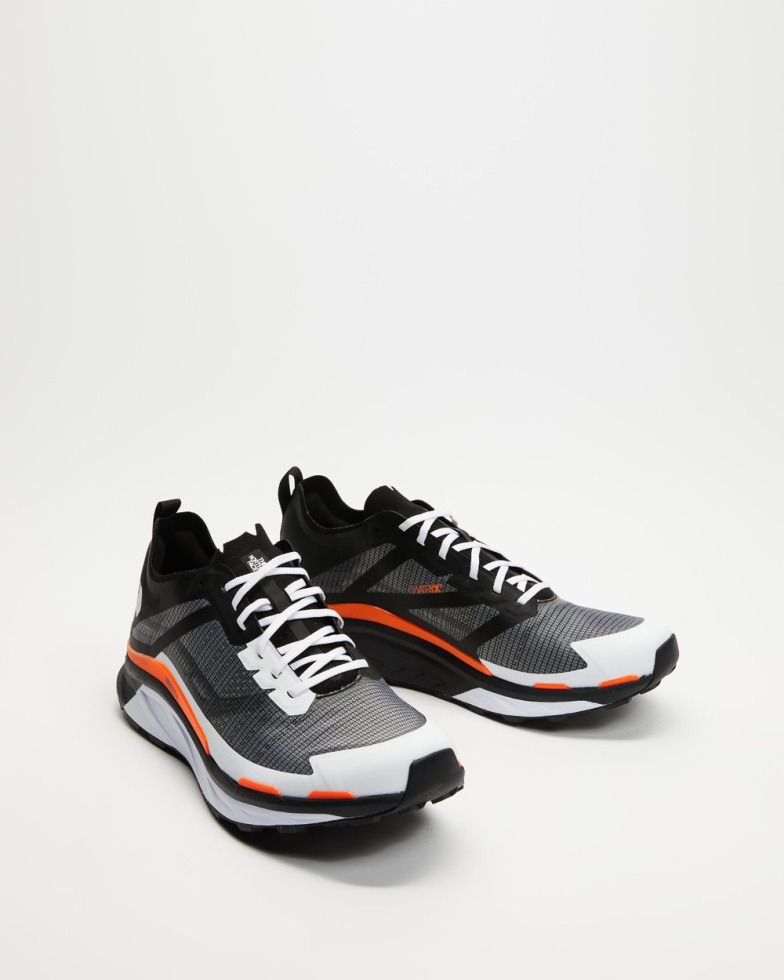 White & Black Vectiv Infinite Men The North Face